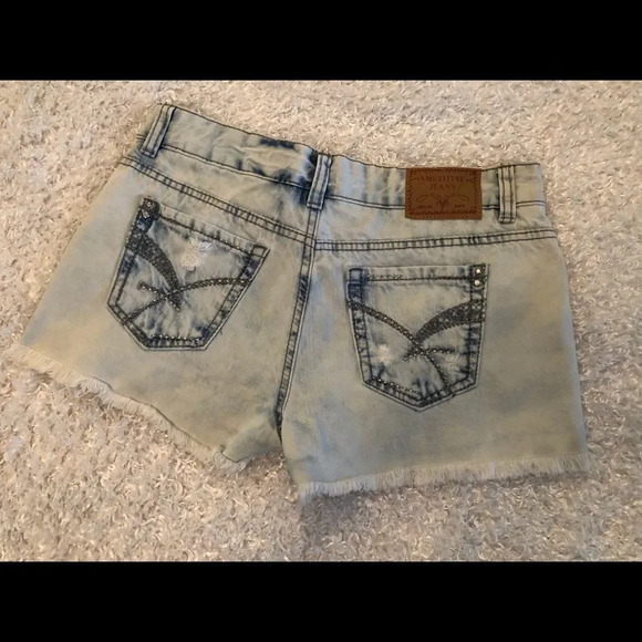 Amethyst Distressed Mid-rise Lace Cut-offs - Picture 6 of 6